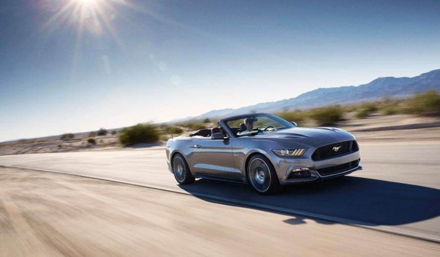  Ford Mustang GT Convertible 2014 года  (фото 8 из 26)